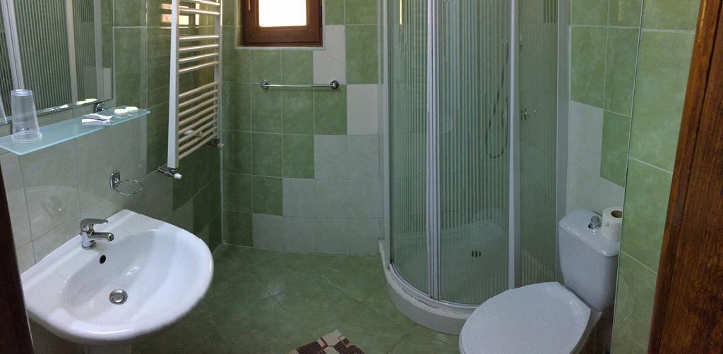 Conacul Domnitei Hotel Voroneț Eksteriør billede