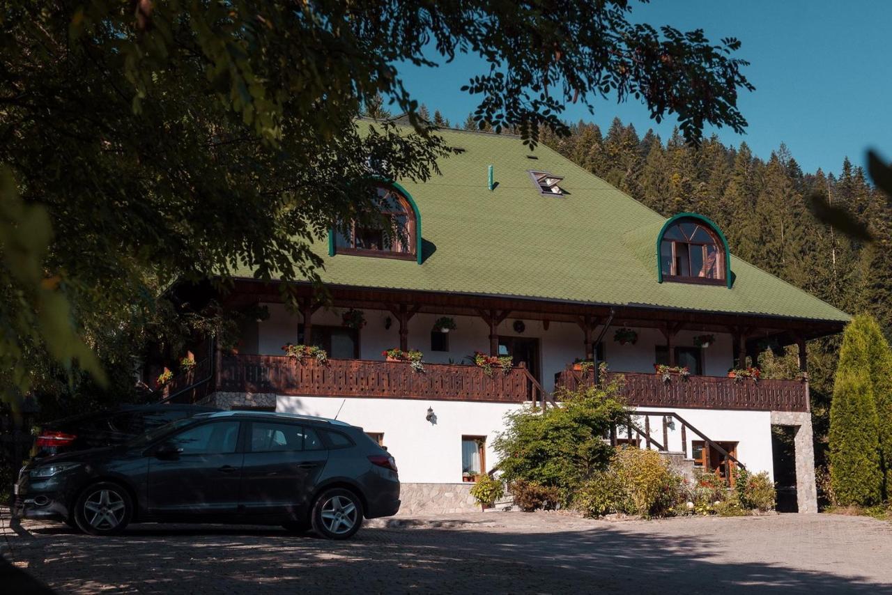 Conacul Domnitei Hotel Voroneț Eksteriør billede