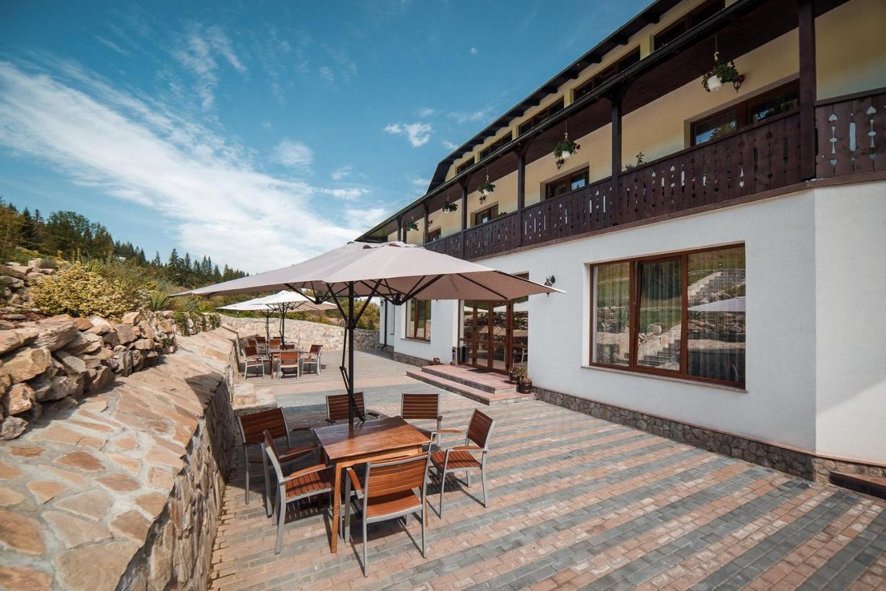 Conacul Domnitei Hotel Voroneț Eksteriør billede