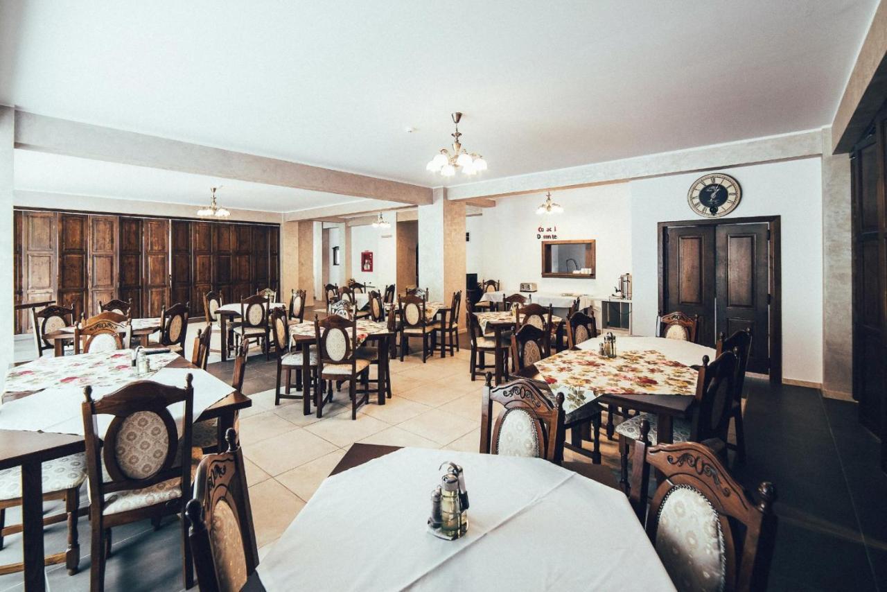 Conacul Domnitei Hotel Voroneț Eksteriør billede