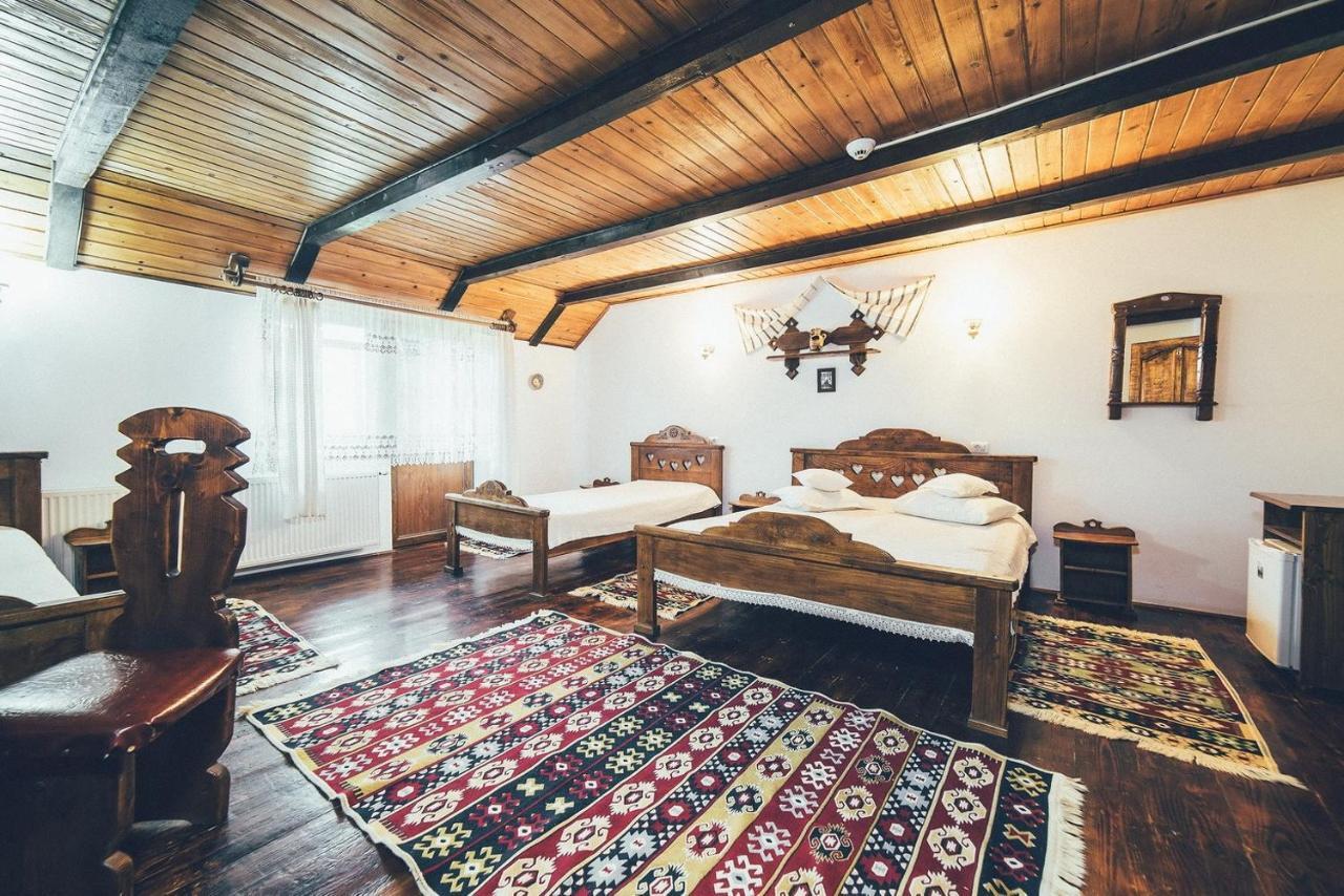 Conacul Domnitei Hotel Voroneț Eksteriør billede