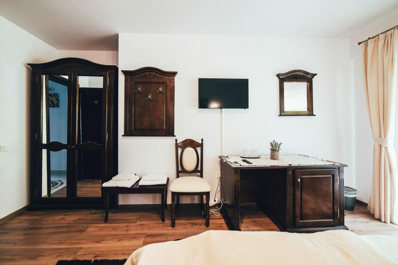 Conacul Domnitei Hotel Voroneț Eksteriør billede