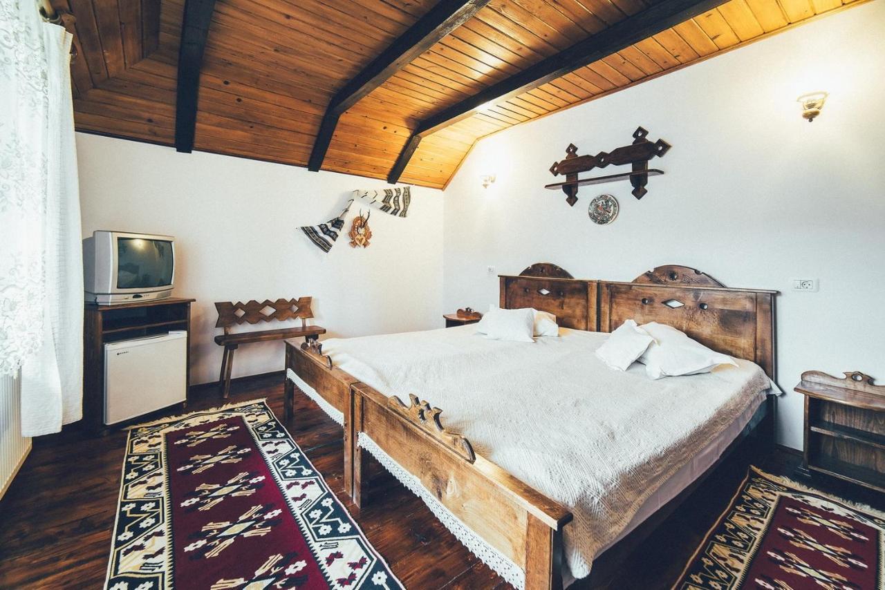 Conacul Domnitei Hotel Voroneț Eksteriør billede