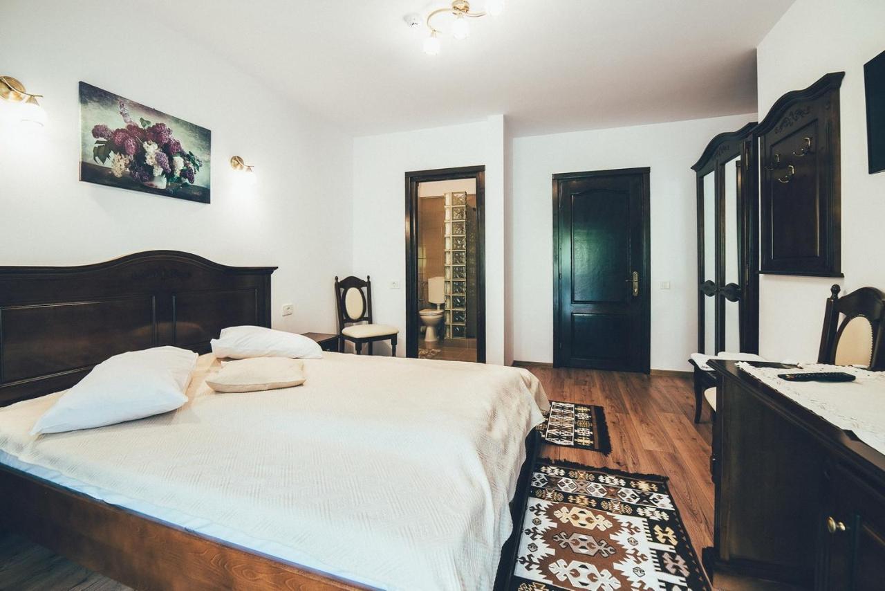 Conacul Domnitei Hotel Voroneț Eksteriør billede