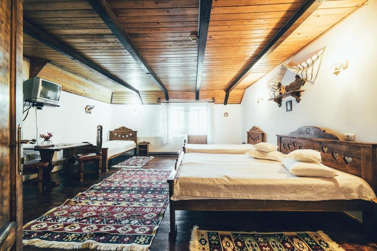 Conacul Domnitei Hotel Voroneț Eksteriør billede