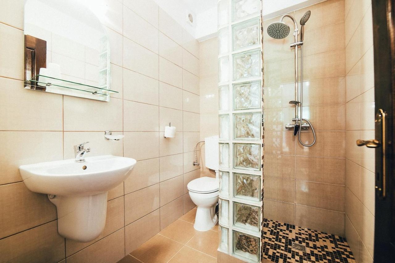 Conacul Domnitei Hotel Voroneț Eksteriør billede